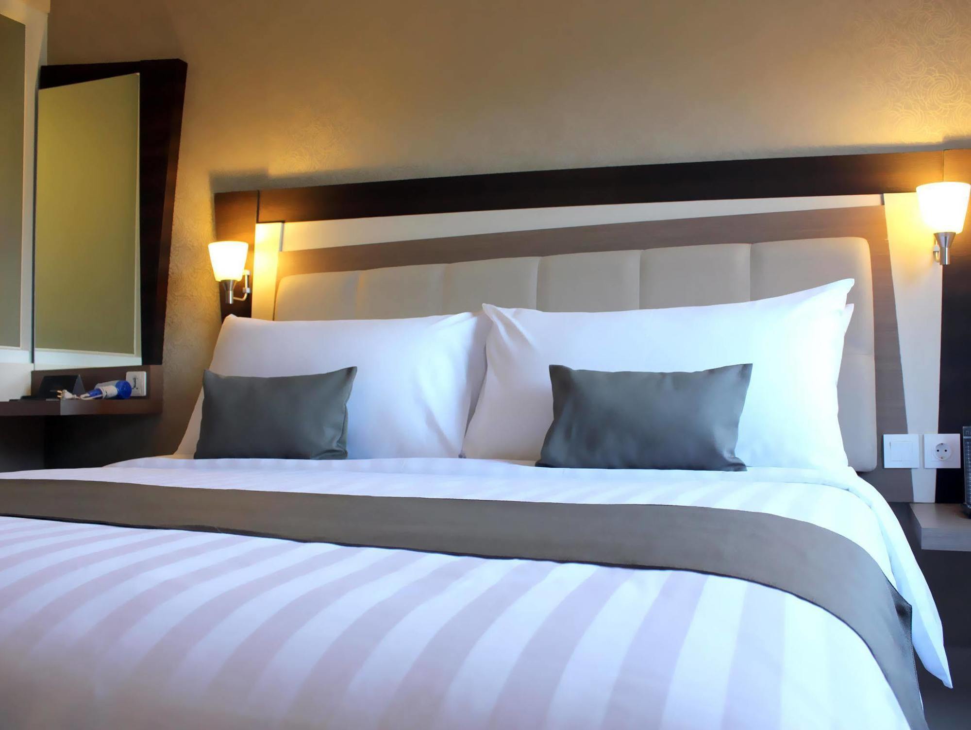 Hotel Neo - Kuta, Jelantik Legian Dış mekan fotoğraf
